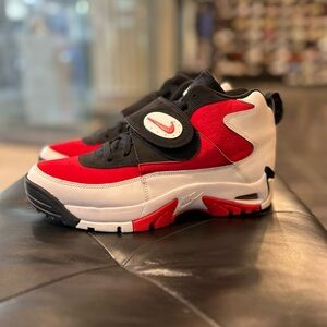 Nike Air Mission Fire Red Size 9 Men Shoe VNDS